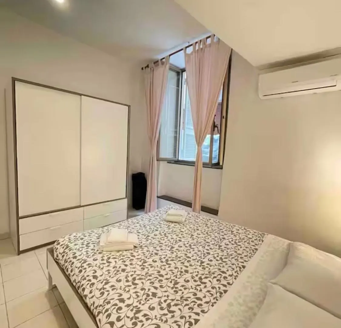 Anticaglia Apartment Nápoles 0*,  Itália